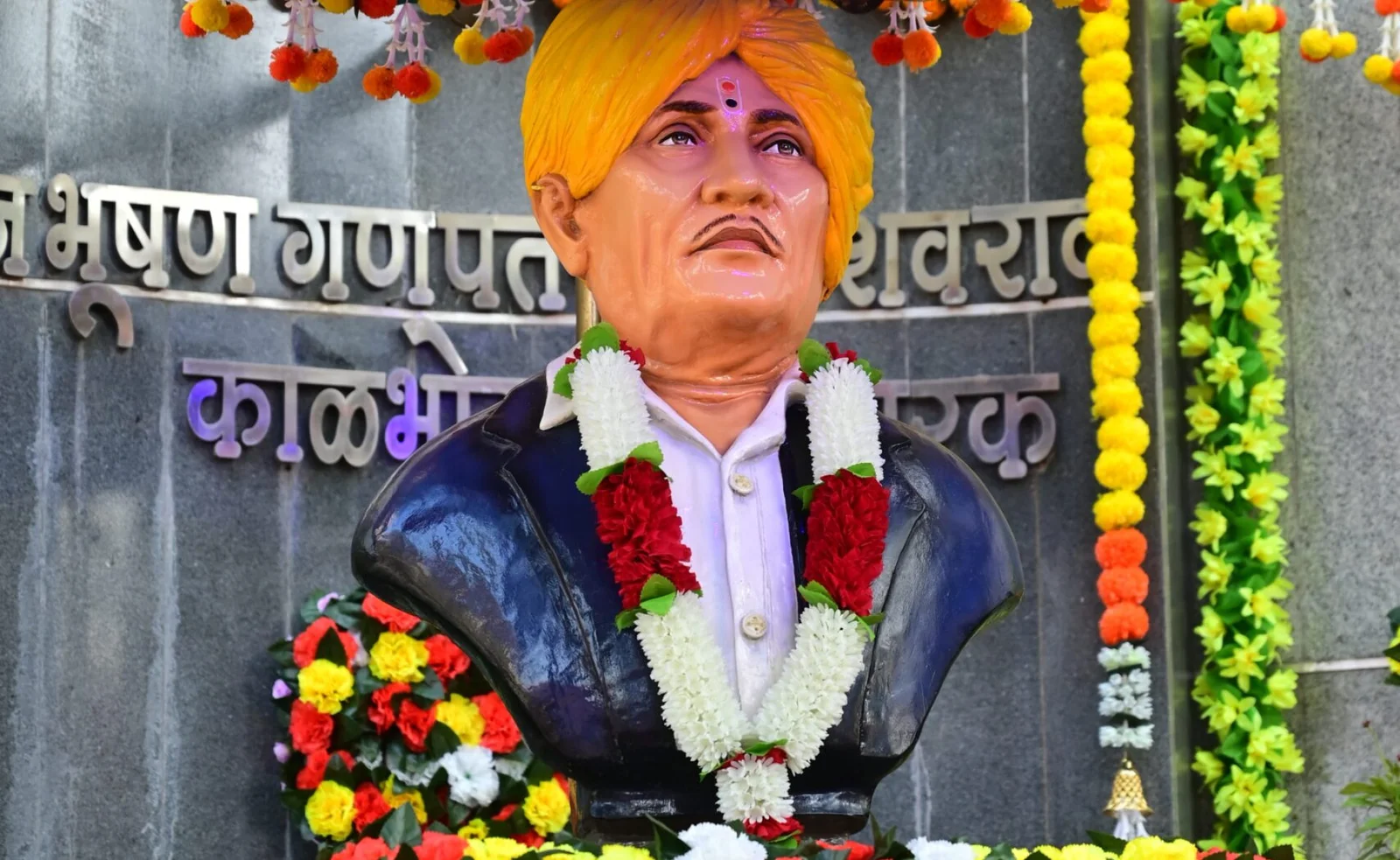 Wristwatch slide img